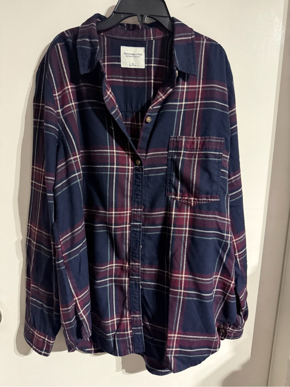 Abercrombie & Fitch Women’s Navy and Burgundy Plaid Button-Up Shirt size XL